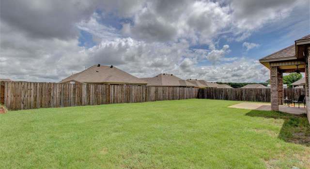 Photo of 1012 Puritan Dr, Jacksonville, AR 72076