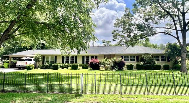 Photo of 1711 Coker Hampton St, Stuttgart, AR 72160
