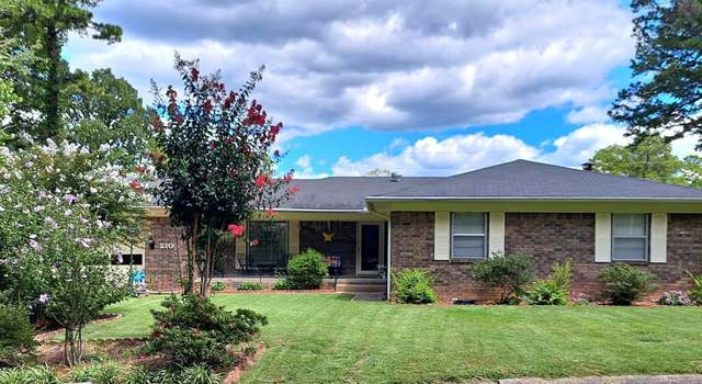 Photo of 210 Mockingbird Ln, Russellville, AR 72801