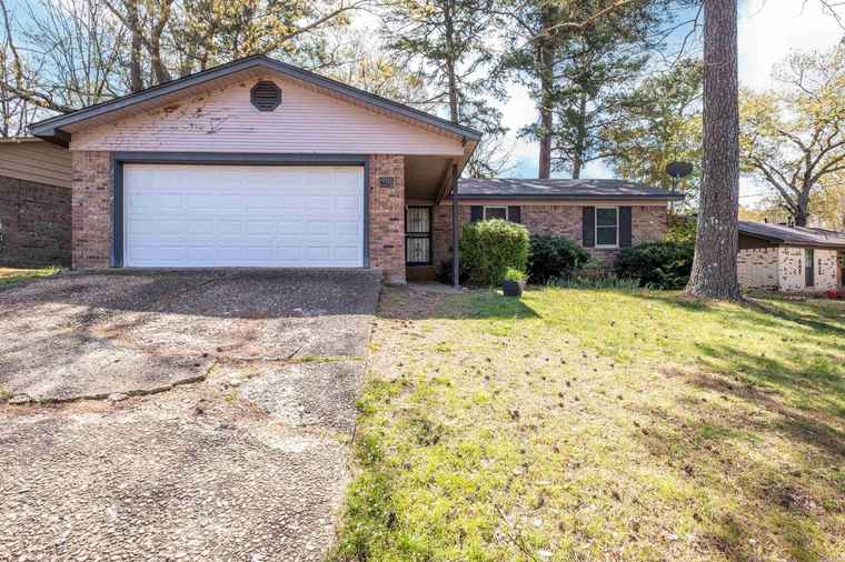 Photo of 9911 Regent Cir Little Rock, AR 72204