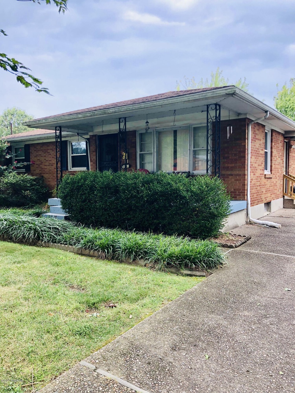 5901 W Pages Ln, Louisville, KY 40258 MLS 1541040 Redfin