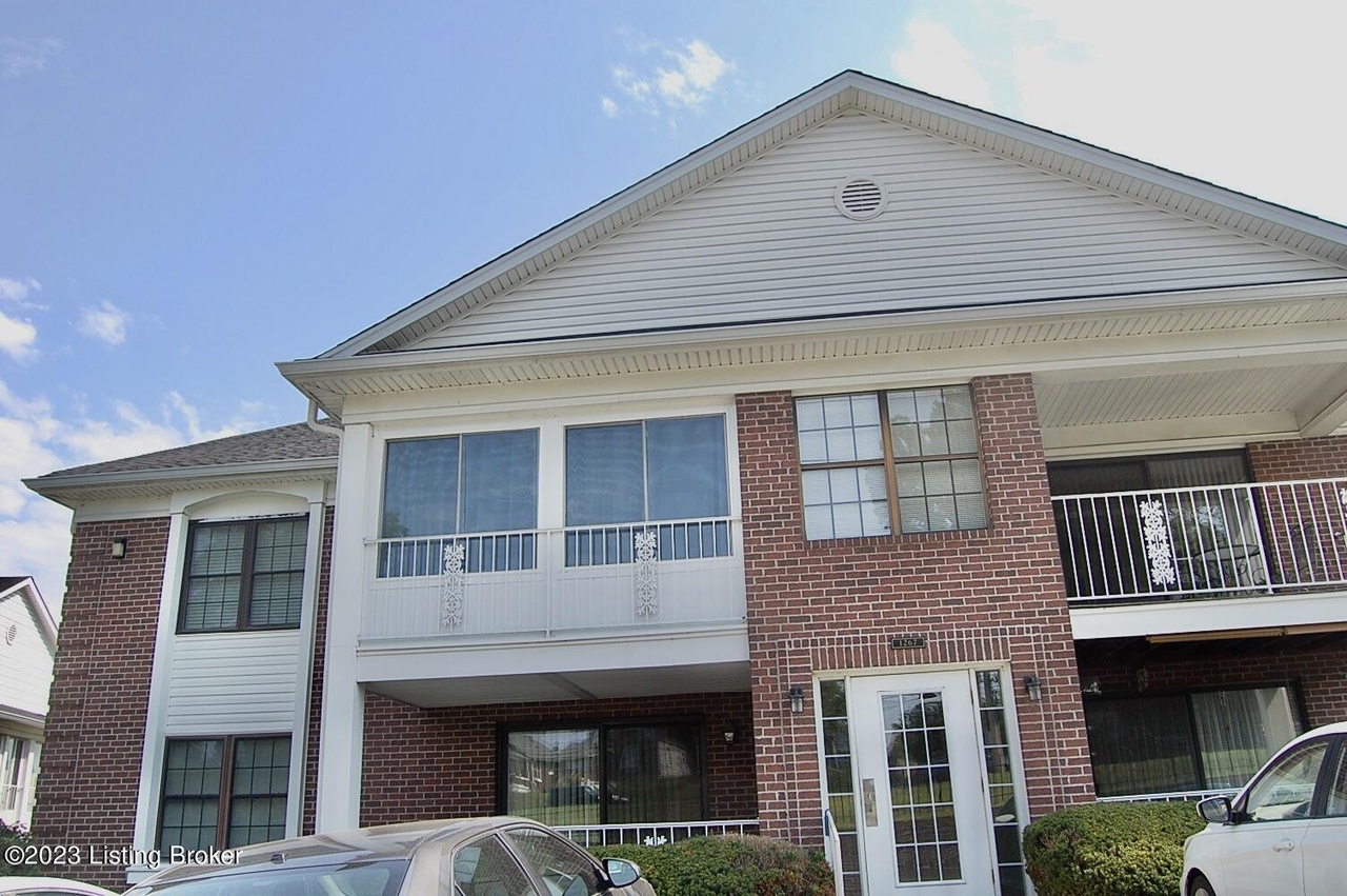 1267 Parkway Gardens Ct #100, Louisville, KY 40217