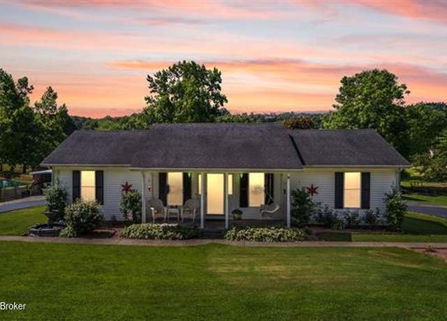 Property at 235 Papa Court Ct, Brownsville, KY 42210, 3 beds, 2 baths