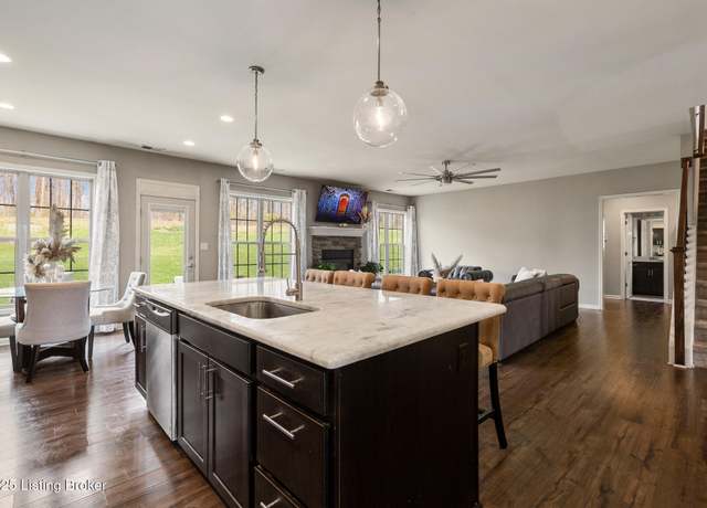 Property at 6803 Park Vista Way, Louisville, KY 40229, 5 beds, 3 baths