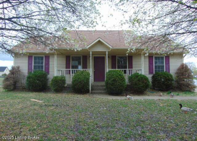Property at 252 Lakes Edge Dr, Shepherdsville, KY 40165, 3 beds, 2 baths