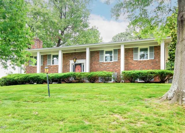 Property at 2508 Windsor Forest Dr, Louisville, KY 40272, 5 beds, 2.5 baths