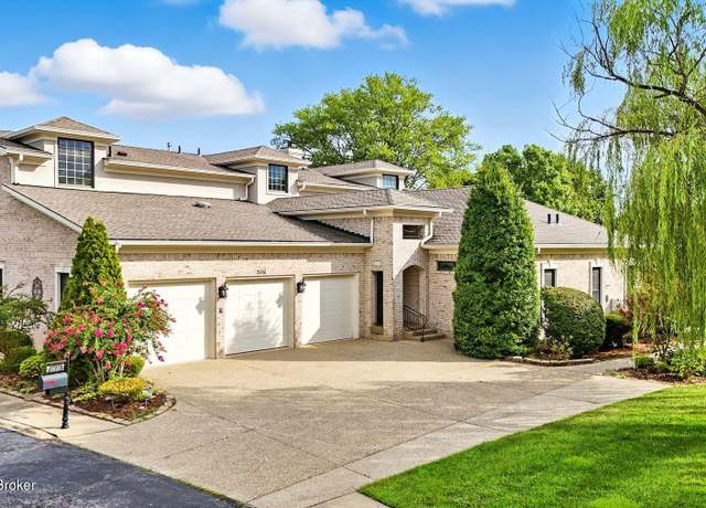 Property at 2614 Alia Cir, Louisville, KY 40222, 4 beds, 3.5 baths
