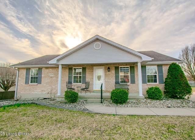 Property at 602 Princeton Dr, Elizabethtown, KY 42701, 3 beds, 2 baths