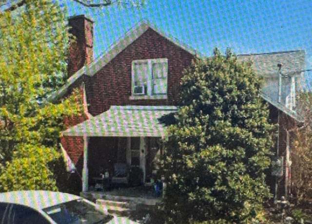 Property at 209 Rose St, Campbellsville, KY 42718, 4 beds, 2.5 baths