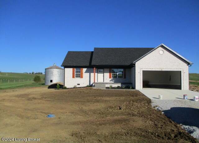 Property at 1649 Bearwallow Rd, Springfield, KY 40069, 3 beds, 2 baths
