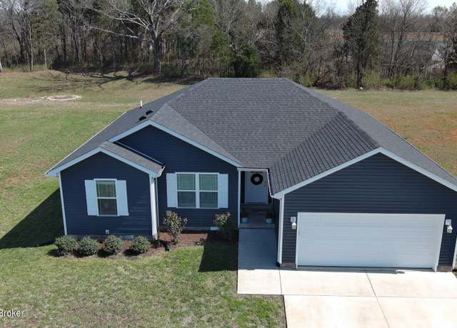 Property at 500 Labrador Dr, Bowling Green, KY 42101, 3 beds, 2 baths