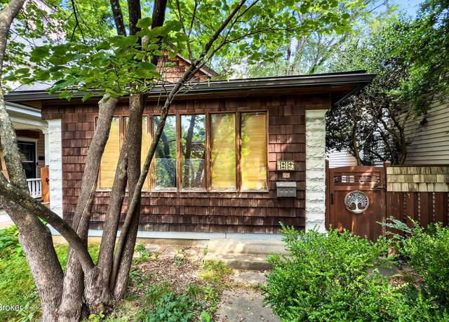 Property at 1819 Eastern Pkwy, Louisville, KY 40204, 2 beds, 1 bath