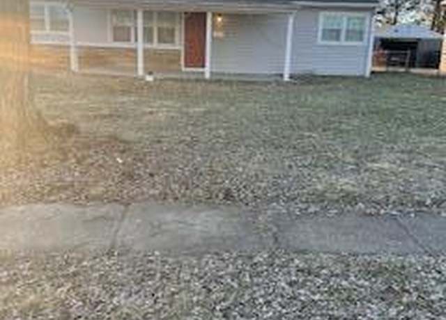Property at 7414 Dunkirk Ln, Louisville, KY 40272, 4 beds, 1 bath