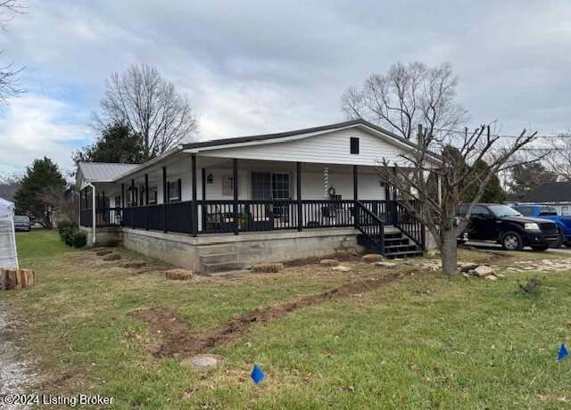 Property at 1111 5th St, Carrollton, KY 41008, 3 beds, 2 baths