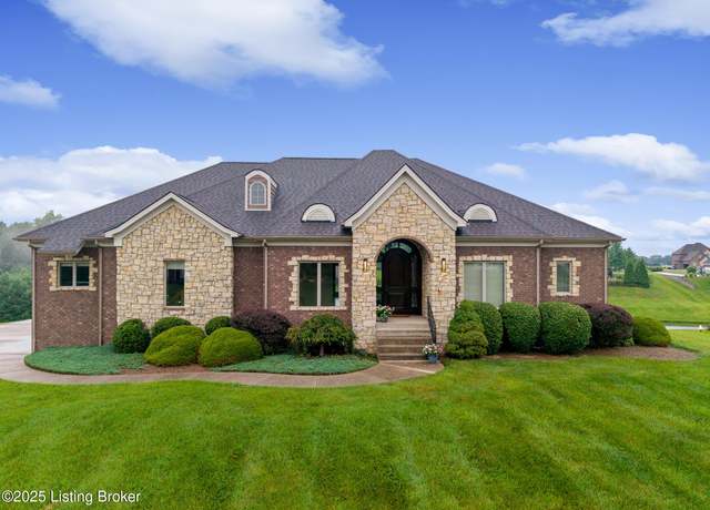 Property at 958 S Baumann Dr, Floyds Knobs, IN 47119, 4 beds, 3.5 baths