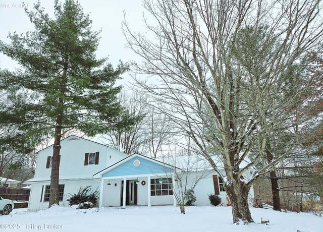 Property at 1116 Viewcrest Dr, Louisville, KY 40118, 5 beds, 3.5 baths