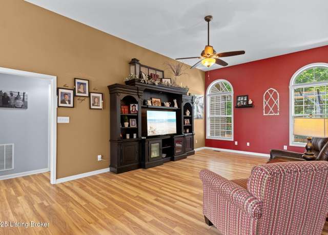 Property at 16717 Summit Vista Way, Louisville, KY 40245, 3 beds, 3 baths