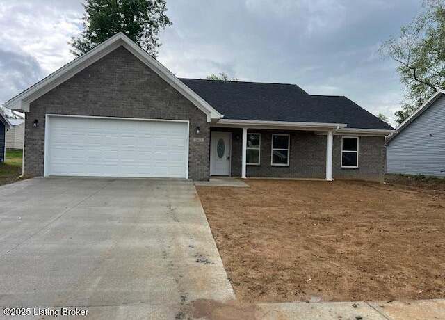 Property at 5415 Mount Holyoke Dr, Louisville, KY 40216, 3 beds, 2 baths