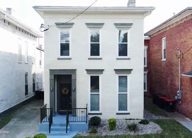 Property at 1516 W Chestnut St, Louisville, KY 40203, 4 beds, 2 baths