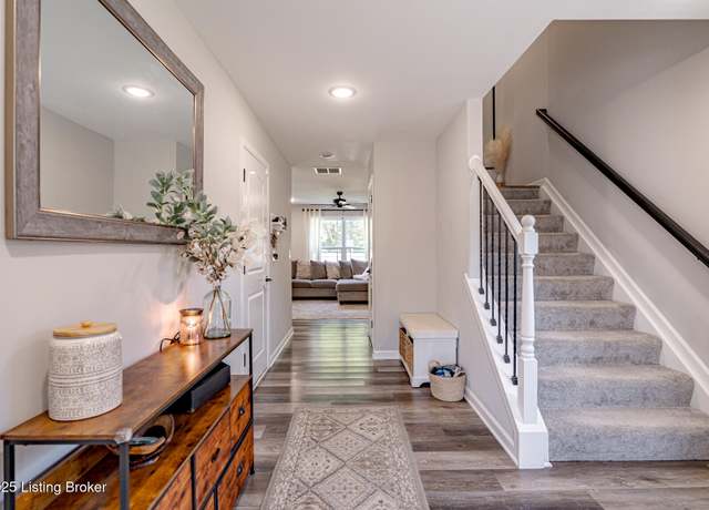 Property at 9017 Manslick Commons Dr, Louisville, KY 40219, 3 beds, 2.5 baths