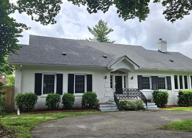 Property at 8412 Oxford Woods Ct, Louisville, KY 40222, 5 beds, 3.5 baths