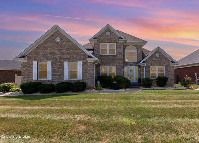 Property at 5027 Hunters Point Cir, Louisville, KY 40216, 3 beds, 2.5 baths