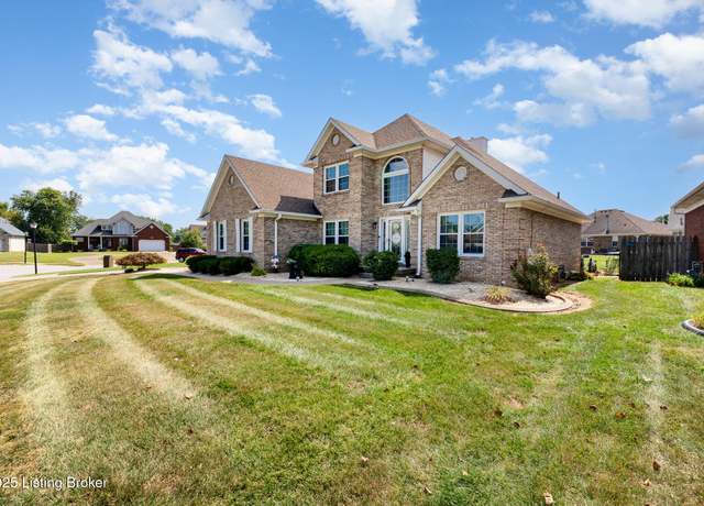 Property at 5027 Hunters Point Cir, Louisville, KY 40216, 3 beds, 3.5 baths