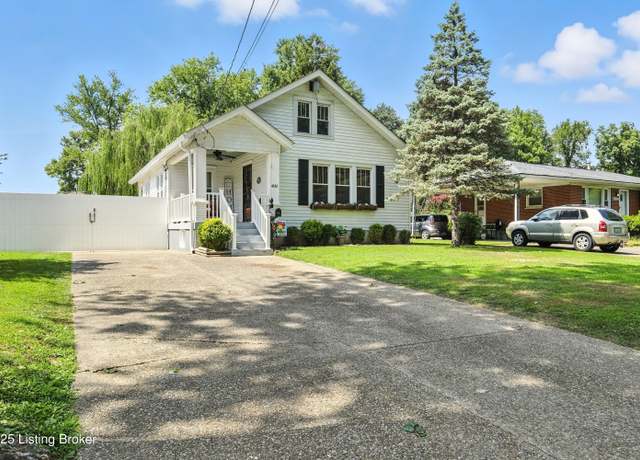 Property at 4636 Hillside Dr, Louisville, KY 40216, 3 beds, 3 baths