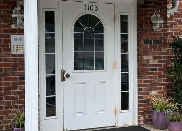 Property at 1103 Powerhouse Ln Unit 101, Lyndon, KY 40242, 2 beds, 2 baths