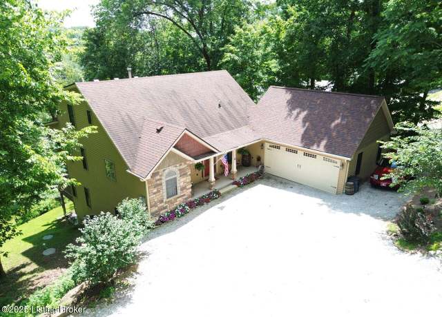 Property at 525 N Riverbend Rd, Leitchfield, KY 42754, 7 beds, 3.5 baths