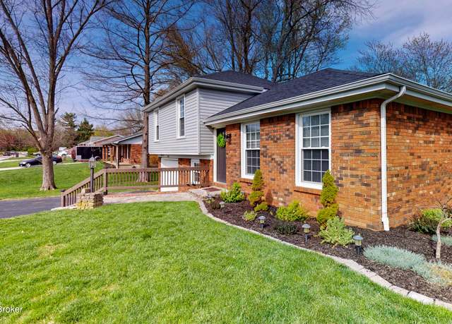 Property at 330 Tower Dr, Shelbyville, KY 40065, 4 beds, 2 baths