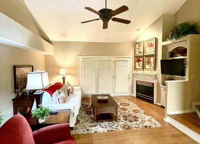 Property at 2730 Brownsboro Rd #157, Louisville, KY 40206, 1 bed, 1.5 baths