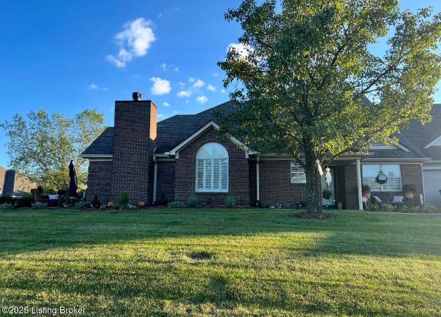 Property at 7912 Eagle Trace Dr, Louisville, KY 40291, 3 beds, 3 baths