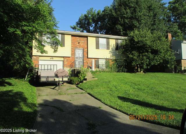Property at 9000 John Paul Ct, Louisville, KY 40229, 3 beds, 1.5 baths