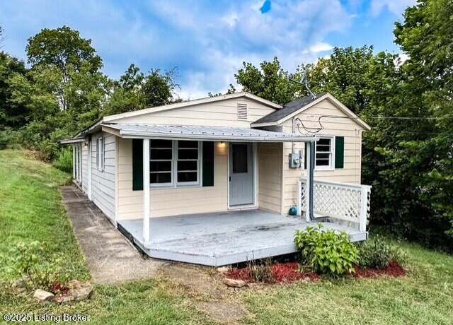 Property at 101 Cherry St, Caneyville, KY 42721, 3 beds, 1 bath