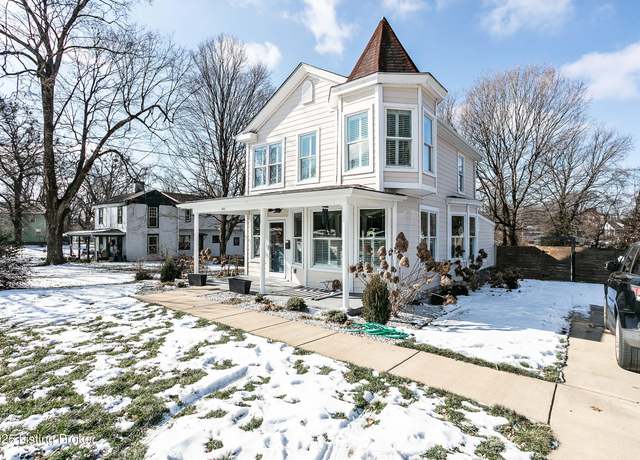 Property at 320 S Third St, Bardstown, KY 40004, 3 beds, 2.5 baths
