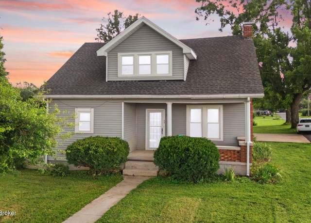 Property at 303 E Fourth St, Smiths Grove, KY 42171, 5 beds, 1 bath