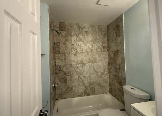 Property at 3131 Garland Ave, Louisville, KY 40211, 3 beds, 1 bath