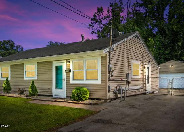 Property at 4806 Andalusia Ln, Louisville, KY 40272, 3 beds, 1 bath