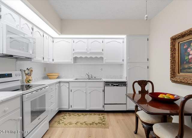 Property at 5800 Coach Gate Wynde Unit 278 D, Louisville, KY 40207, 2 beds, 2 baths
