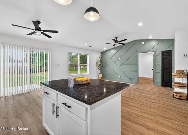 Property at 157 Hackberry Ln, Shepherdsville, KY 40165, 3 beds, 2 baths