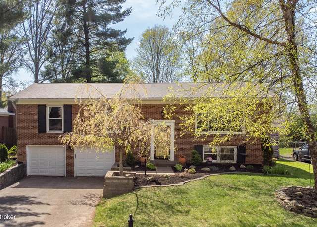 Property at 9812 Meadow Vale Dr, Louisville, KY 40242, 3 beds, 2.5 baths