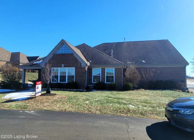 Property at 4422 Southbridge Ct, Louisville, KY 40272, 4 beds, 3 baths