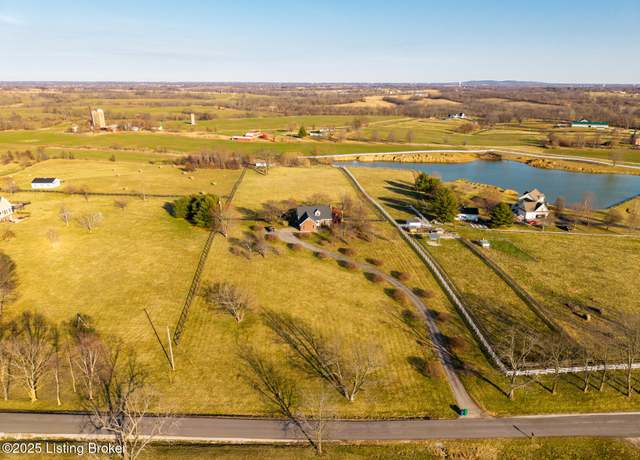 Property at 1050 Hebron Rd, Shelbyville, KY 40065, 4 beds, 3 baths