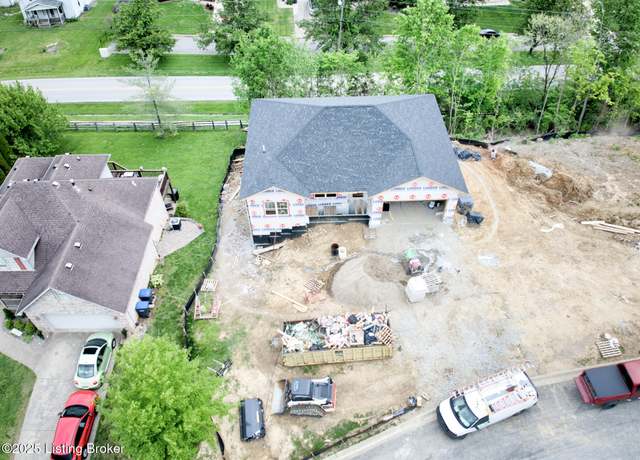 Property at 4406 Stone Wynde Dr, Louisville, KY 40272, 4 beds, 3 baths