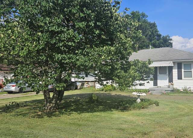 Property at 13207 Meadowlawn Dr, Louisville, KY 40272, 3 beds, 1 bath