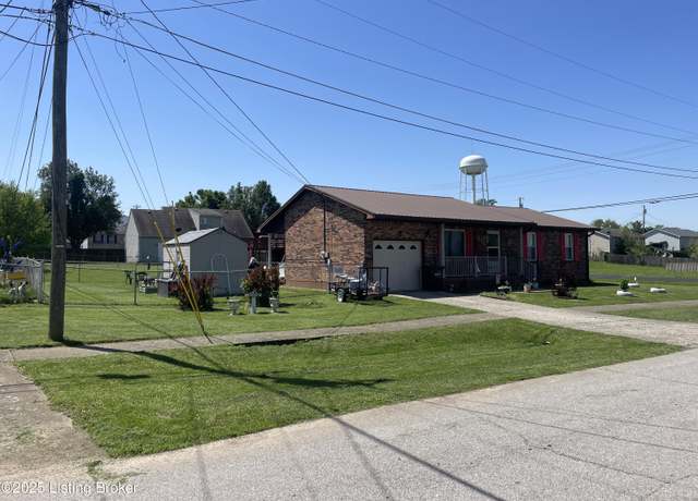 Property at 100 Monroe St, Radcliff, KY 40160, 3 beds, 1.5 baths