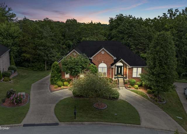 Property at 4607 Dove Lake Ct, Louisville, KY 40299, 4 beds, 3 baths