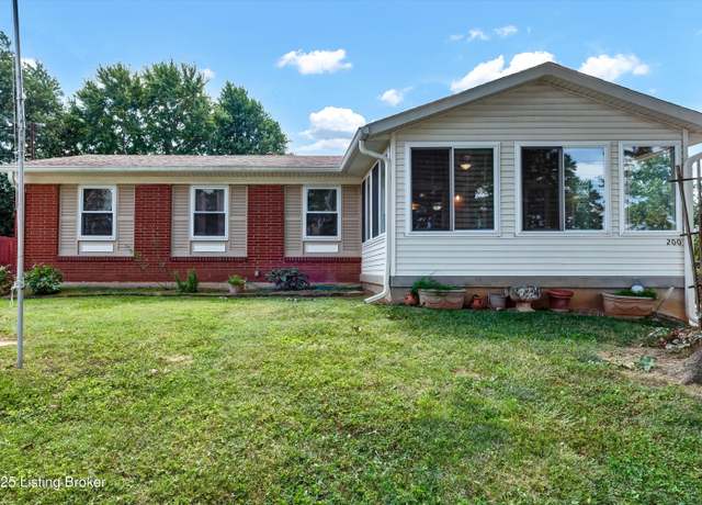 Property at 200 Western Rd, Louisville, KY 40229, 3 beds, 2 baths