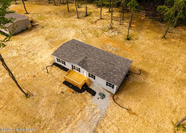 Property at 1361 Apple Grove Rd, Smiths Grove, KY 42171, 3 beds, 2 baths